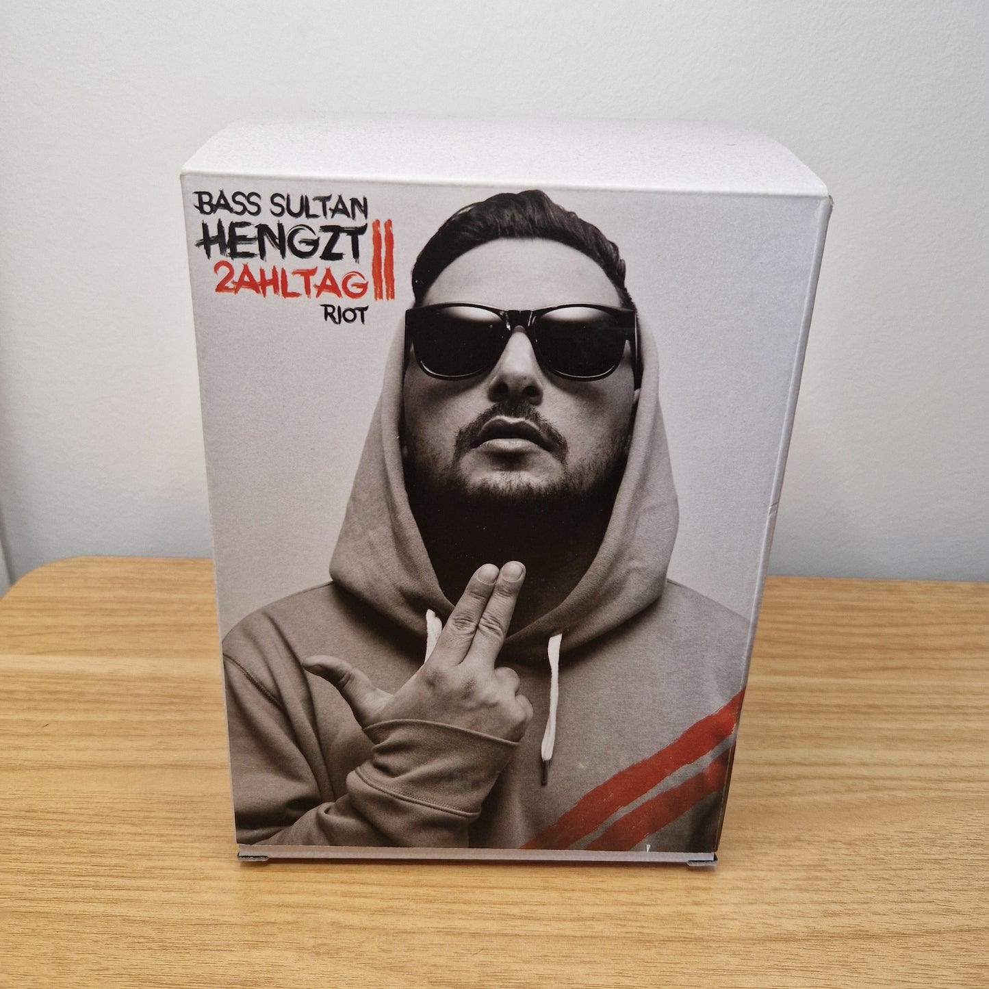 Bass Sultan Hengzt - 2ahltag: Riot Limited Box-Set Zustand: Sehr Gut