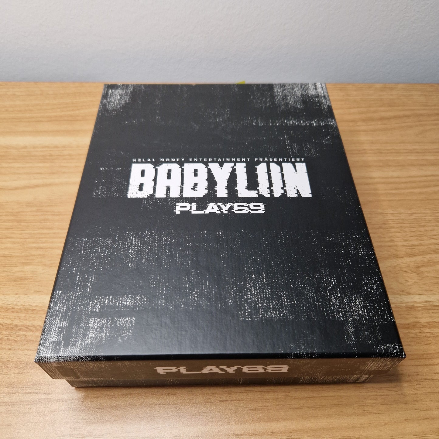 Play69 - Babylon Box-Set Mütze fehlt