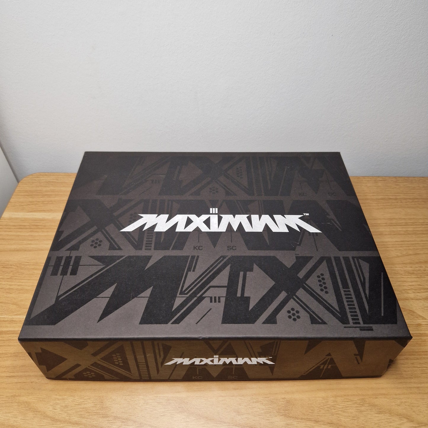 Summer Cem - Maximum III Fan Box