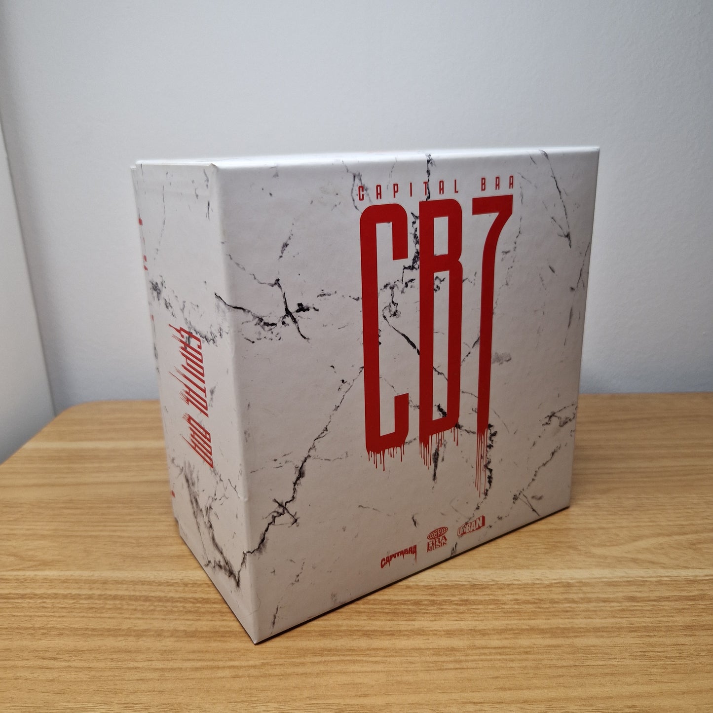 Capital Bra - CB7 Limited Deluxe Box Cap fehlt