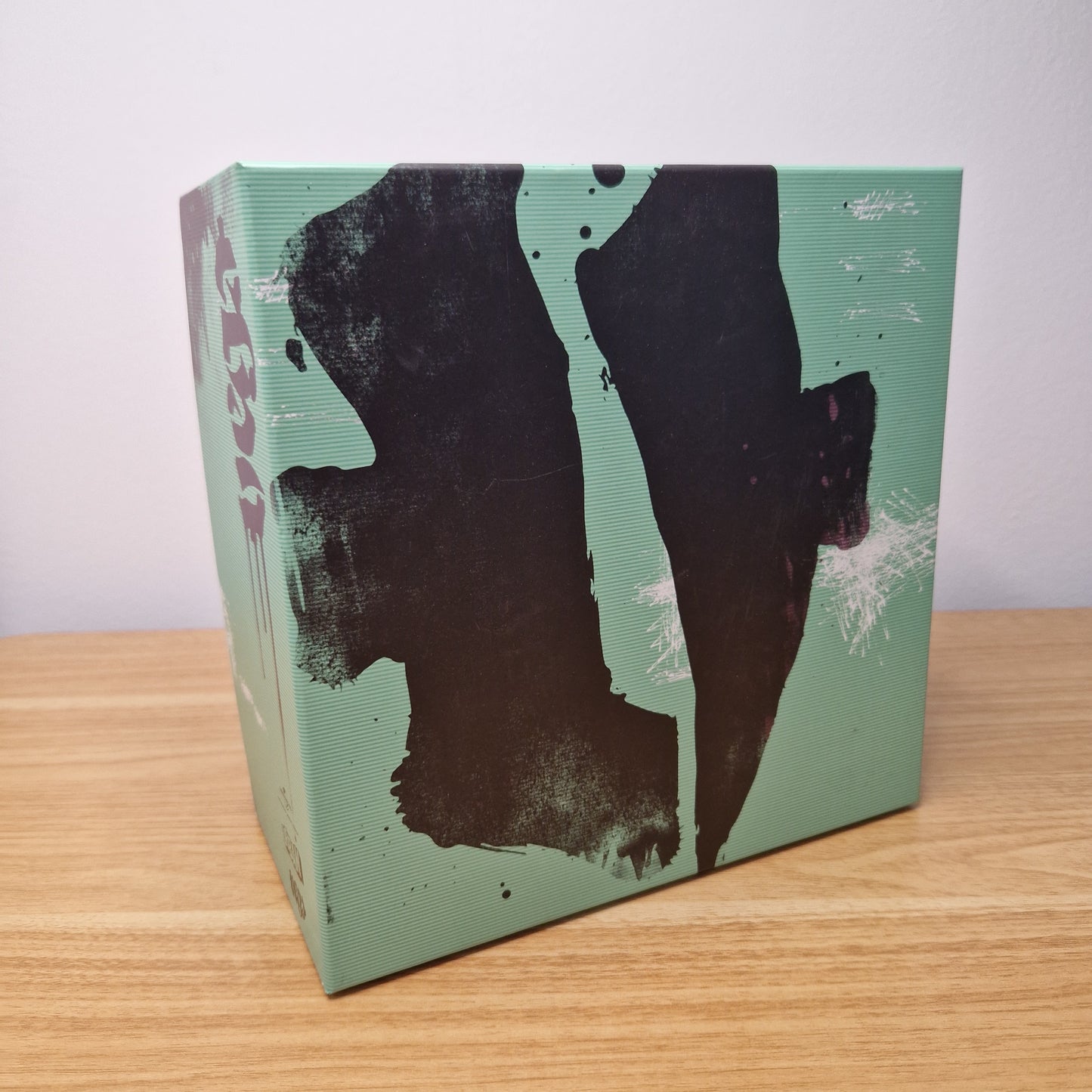 Vega - V Limited Deluxe Box