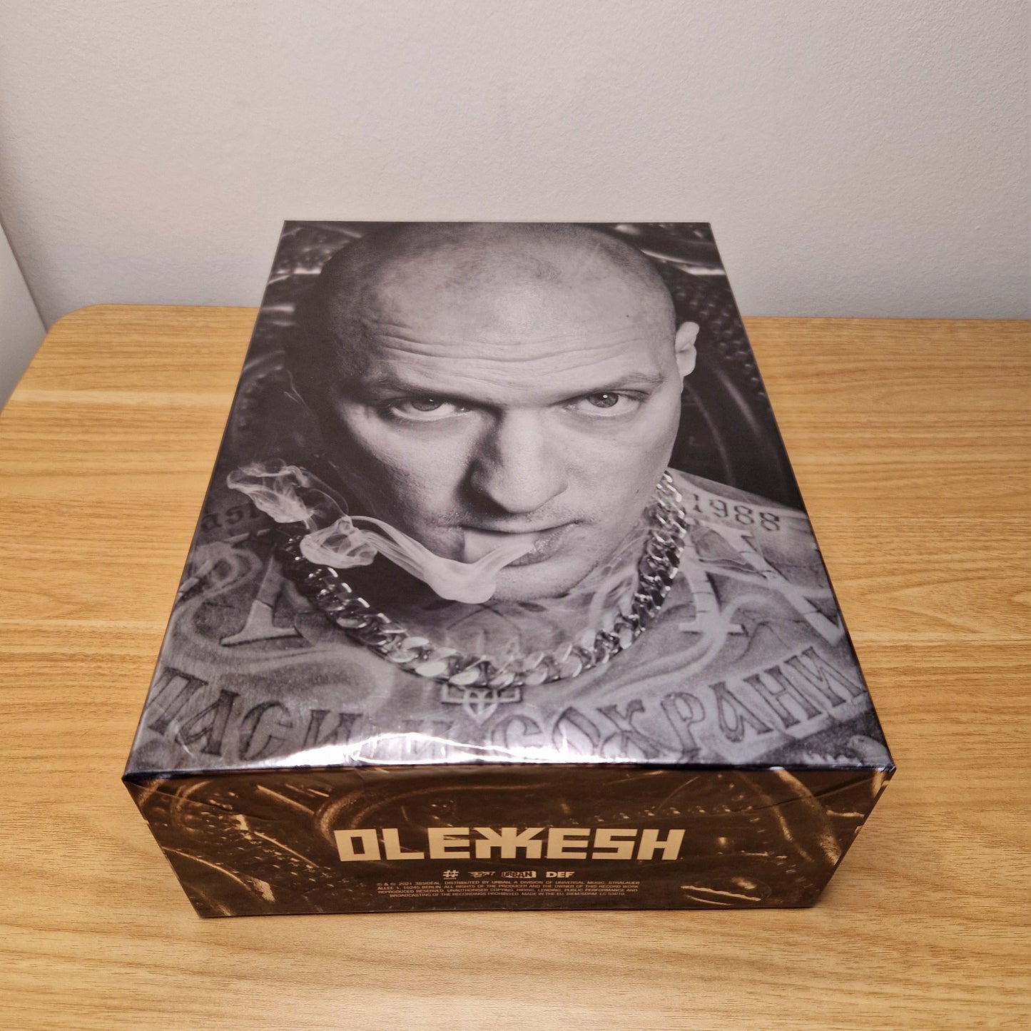 Olexesh x Hellyes - Ufos überm Block Limited Box
