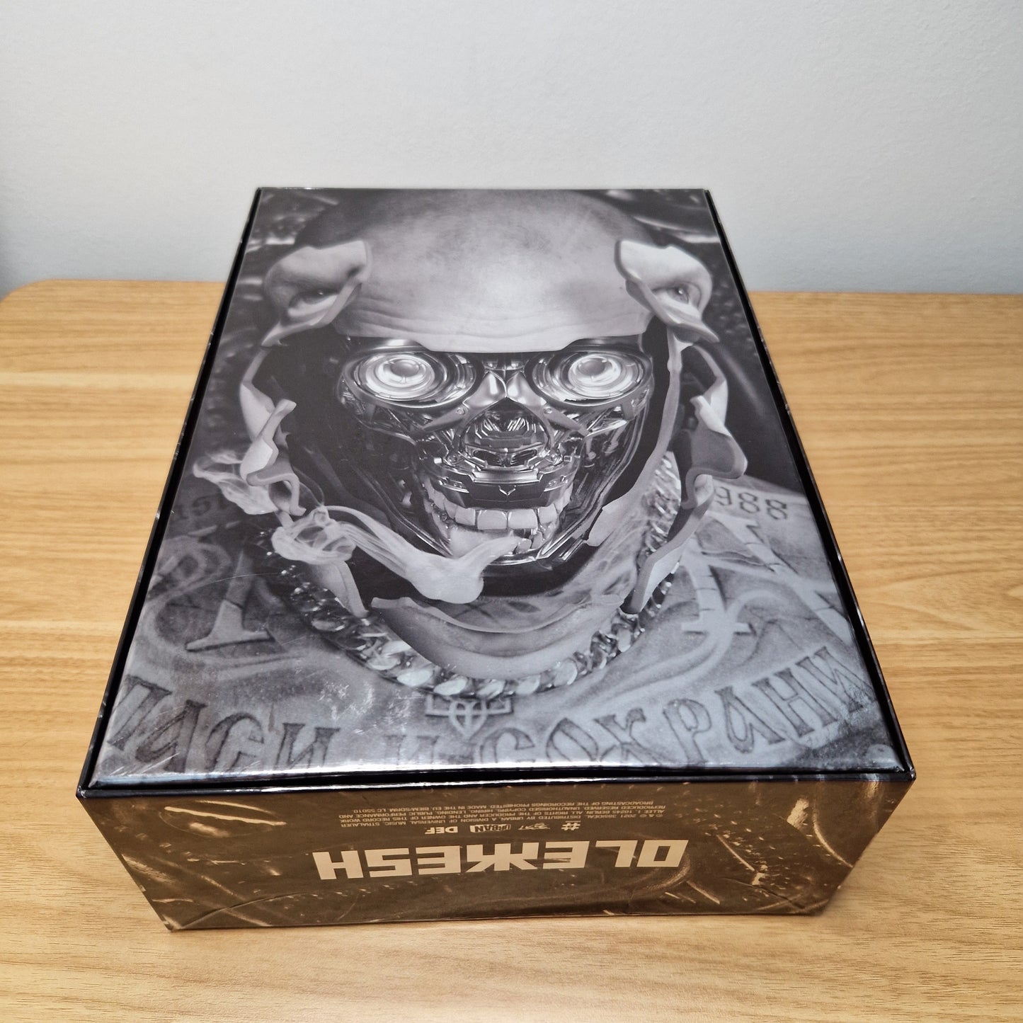 Olexesh x Hellyes - Ufos überm Block Limited Box