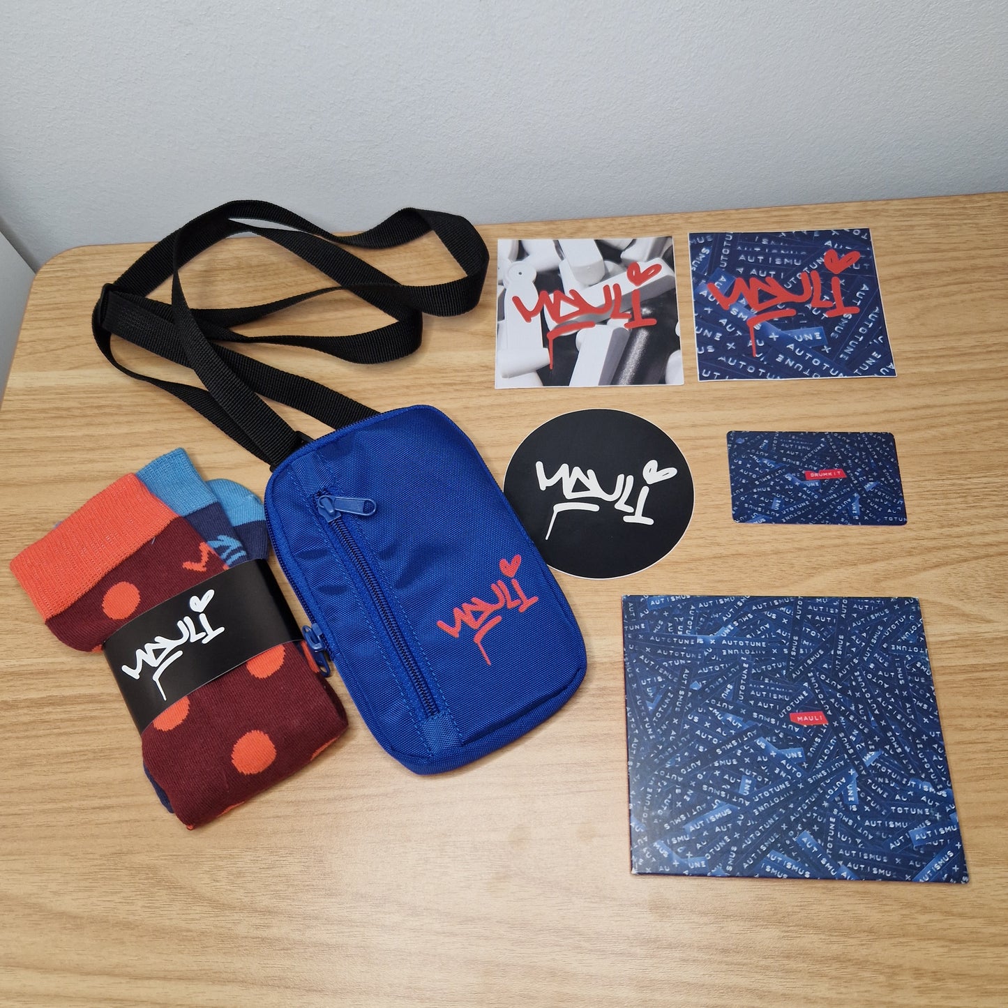 Mauli - autismus x autotune Unlimited Edition Surpreme Box unvollständig