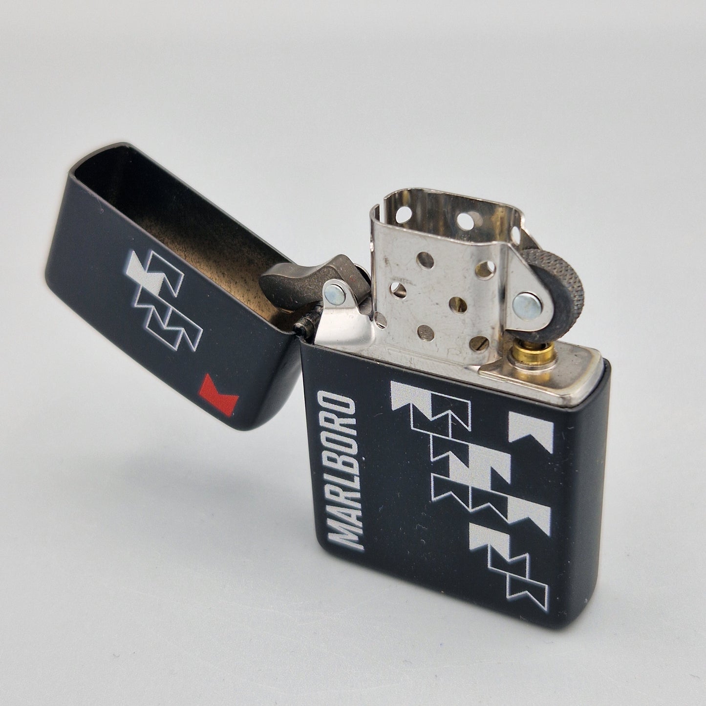 Zippo Feuerzeug Marlboro Multi-Logo H12 Lighter - ungezündet - ohne OVP
