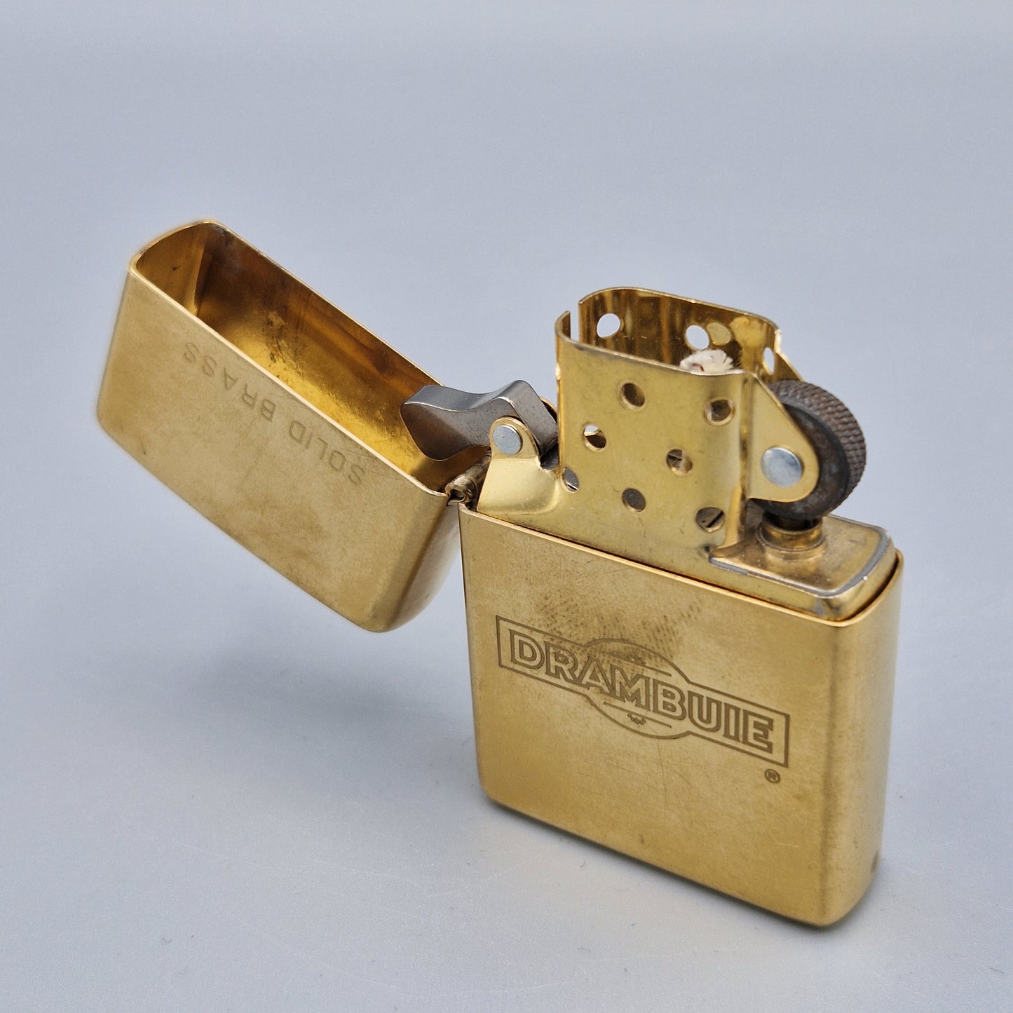Zippo Feuerzeug Solid Brass Messing Drambuie K XIII (1997) Lighter - ungezündet - ohne OVP