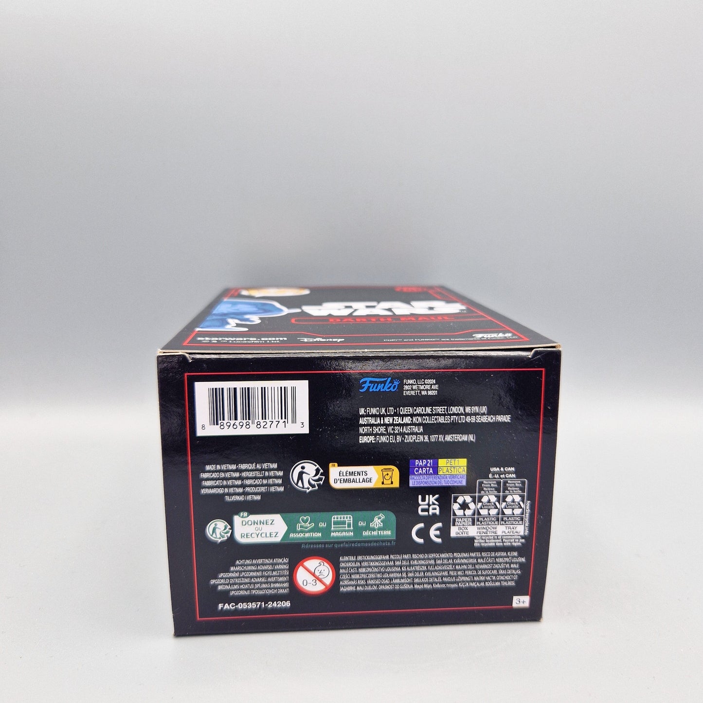 Funko Pop! Star Wars	#740 Darth Maul	Glows in the Dark