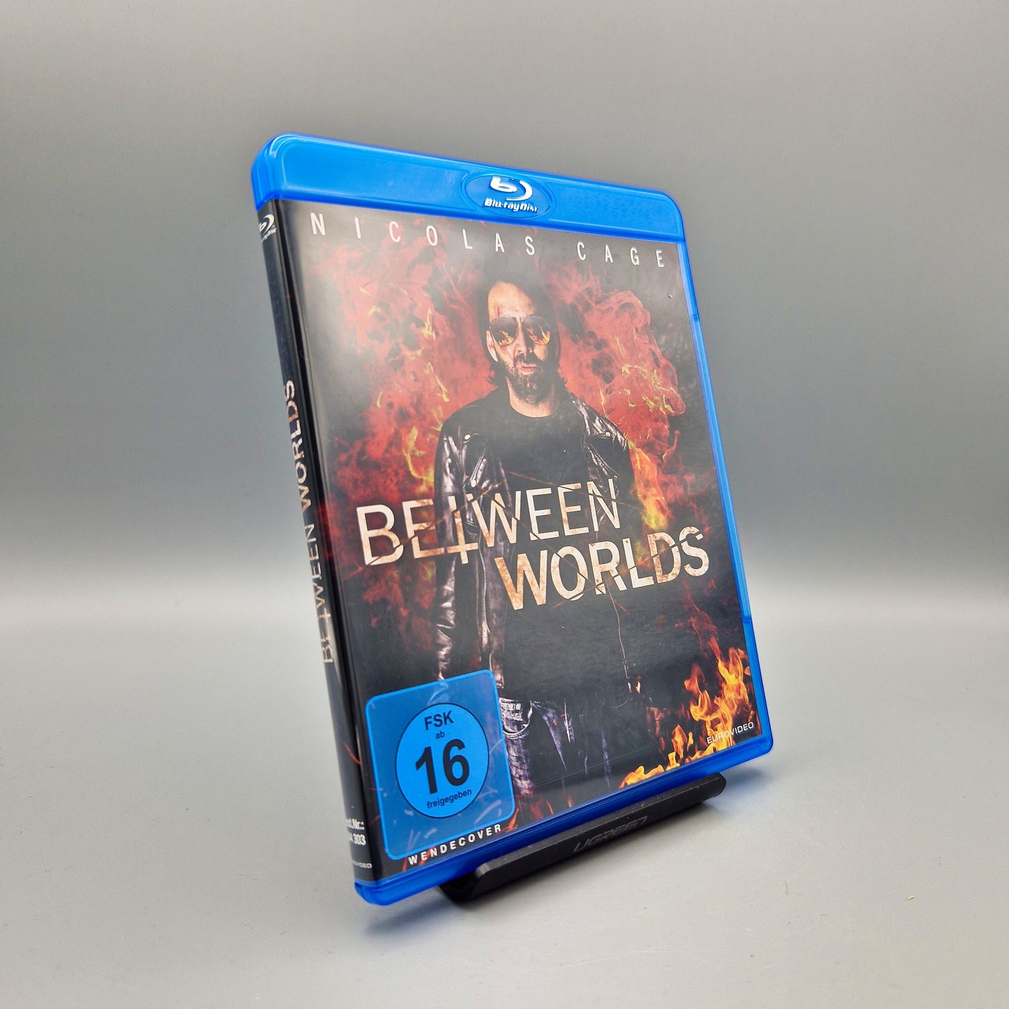 Between Worlds Blu-Ray Film mit Nicolas Cage