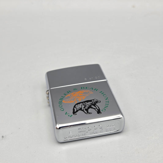 Zippo Pa Gobbler & Bear Hunting Nr. 8 of 50	E XIV (1998)	Feuerzeug	Lighter - ungezündet