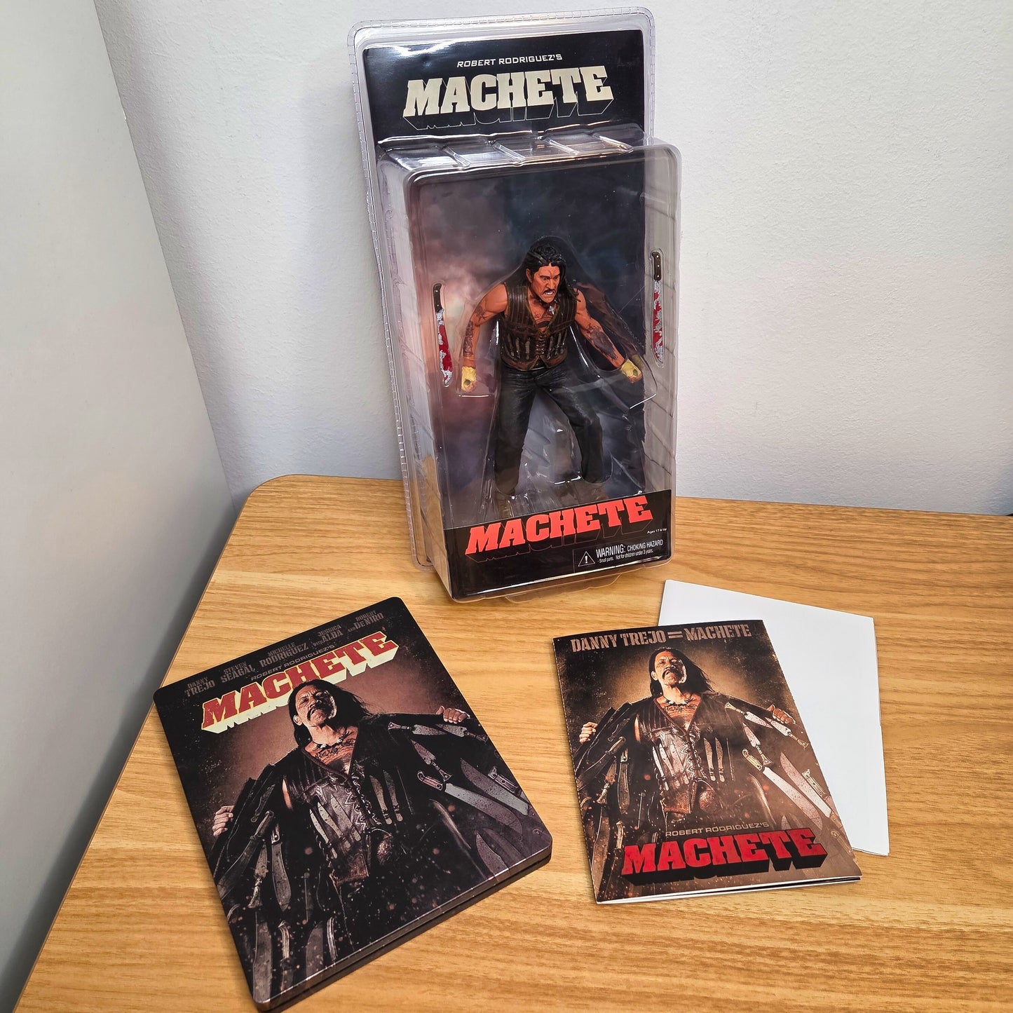 Machete Limited Edition Figurine Giftset Blu-Ray