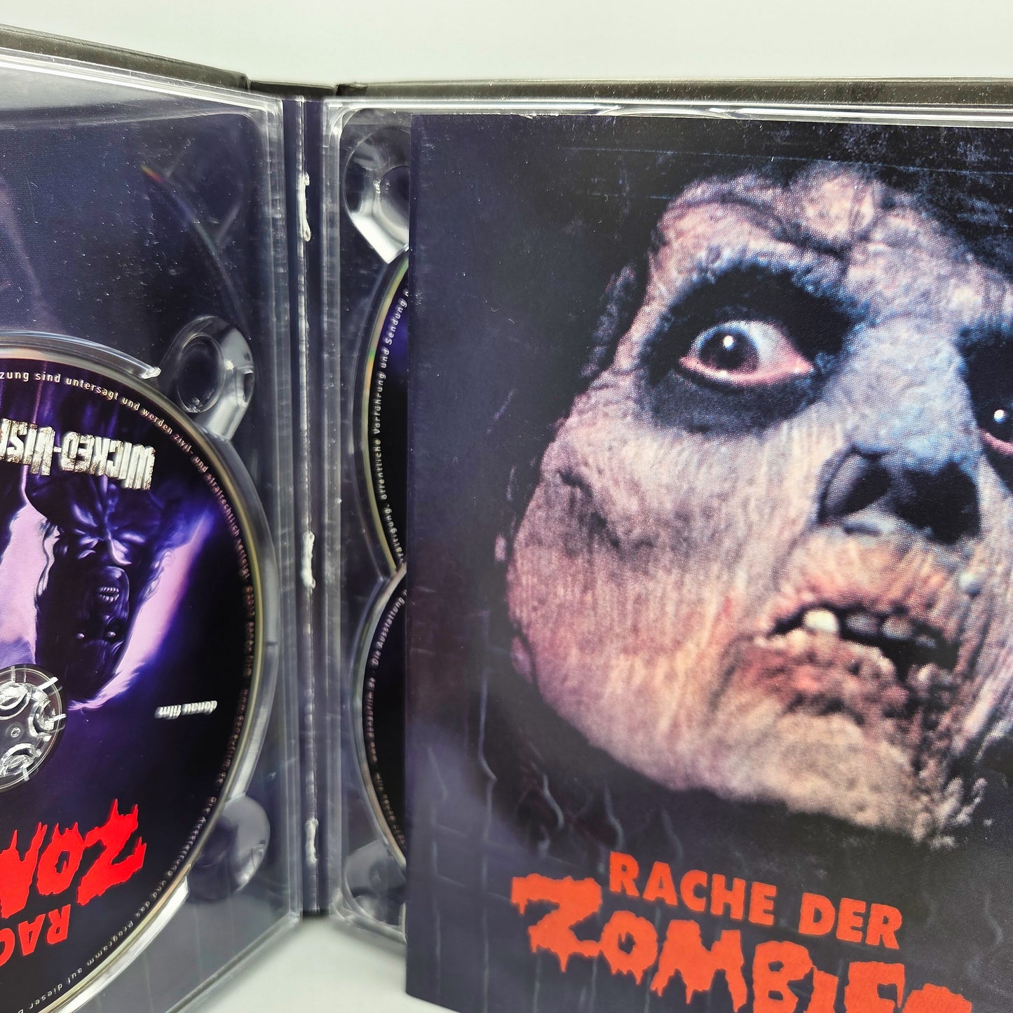 Rückkehr der lebenden Toten (Rache der Zombies) Mediabook Blu-Ray Film Booklet liegt lose bei