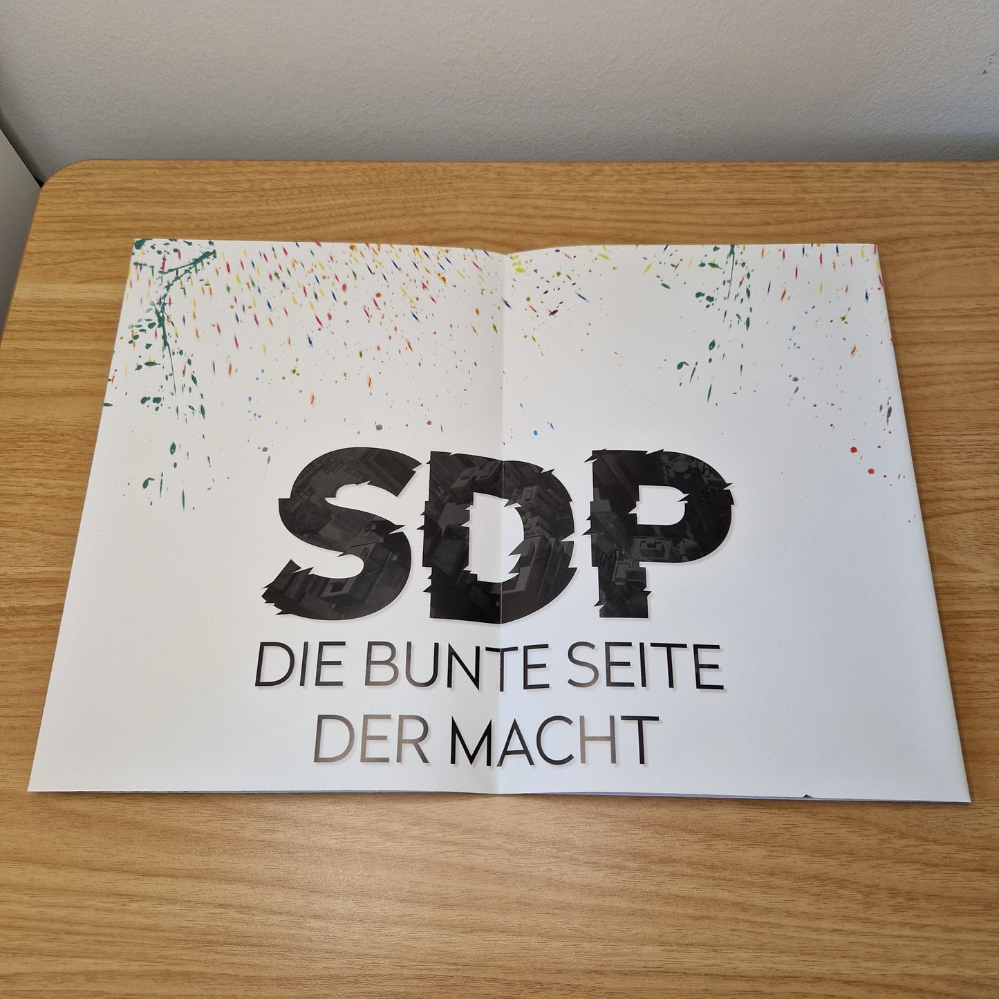 SDP - Die bunte Seite der Macht	Limited Ultra Fan Edition	unvollständig