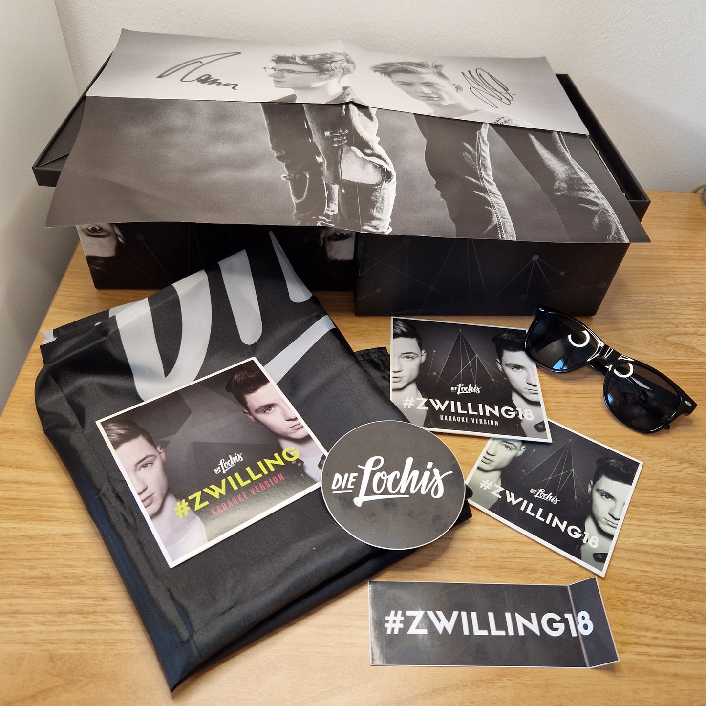 Die Lochis - #zwilling18	Deluxe Box	unvollständig
