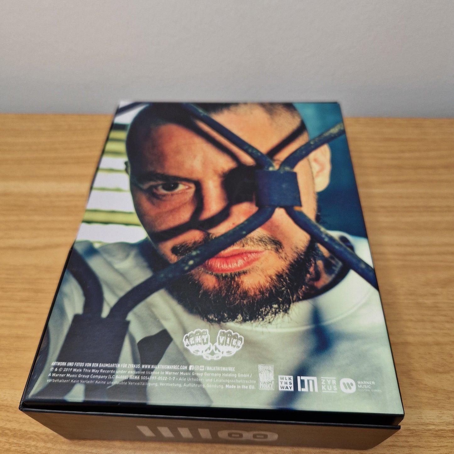 AchtVier - Hyperaktiv	Limited Fanbox