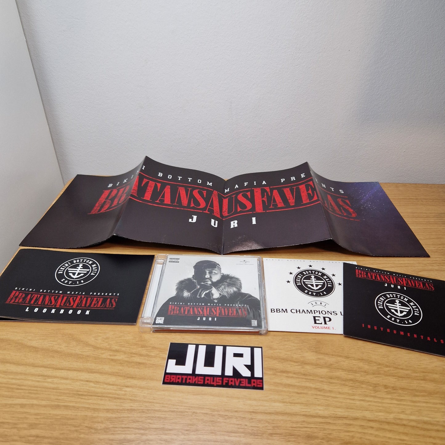 Juri - Bratans aus Favelas	Limited Gang-Box	T-Shirt und 3 Sticker fehlen