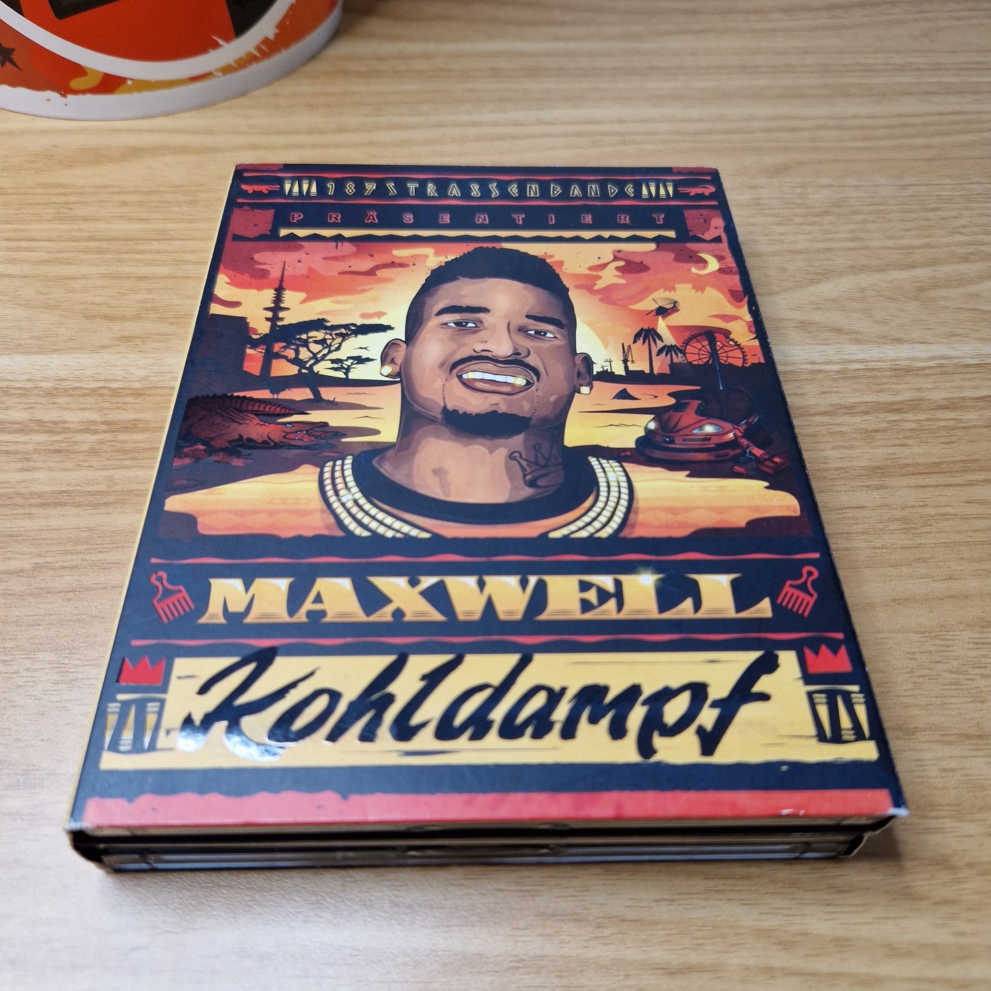 Maxwell - Kohldampf	Limited Bucket Box