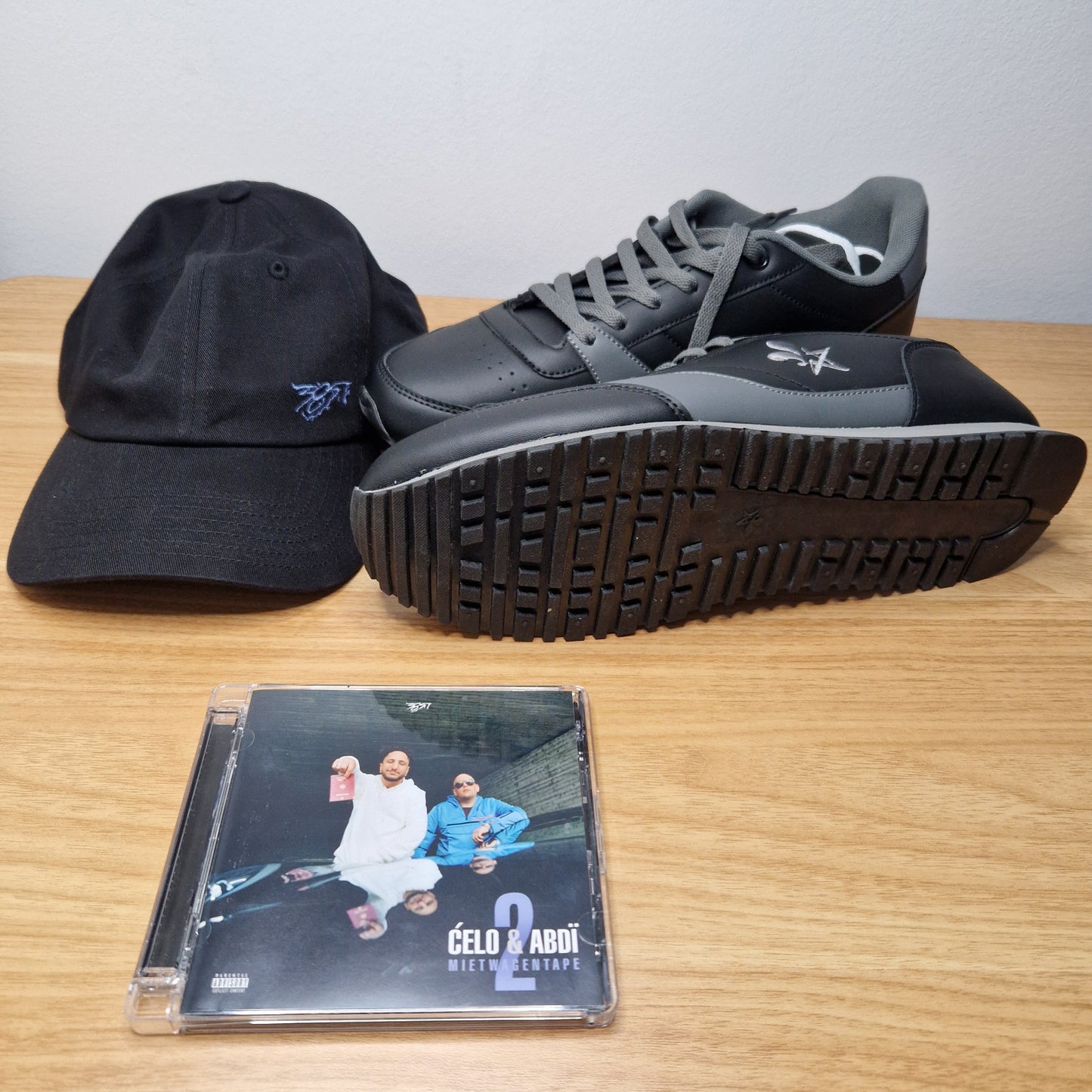 Celo & Abdi - Mietwagentape 2	Limited Sneaker Box Gr. 46