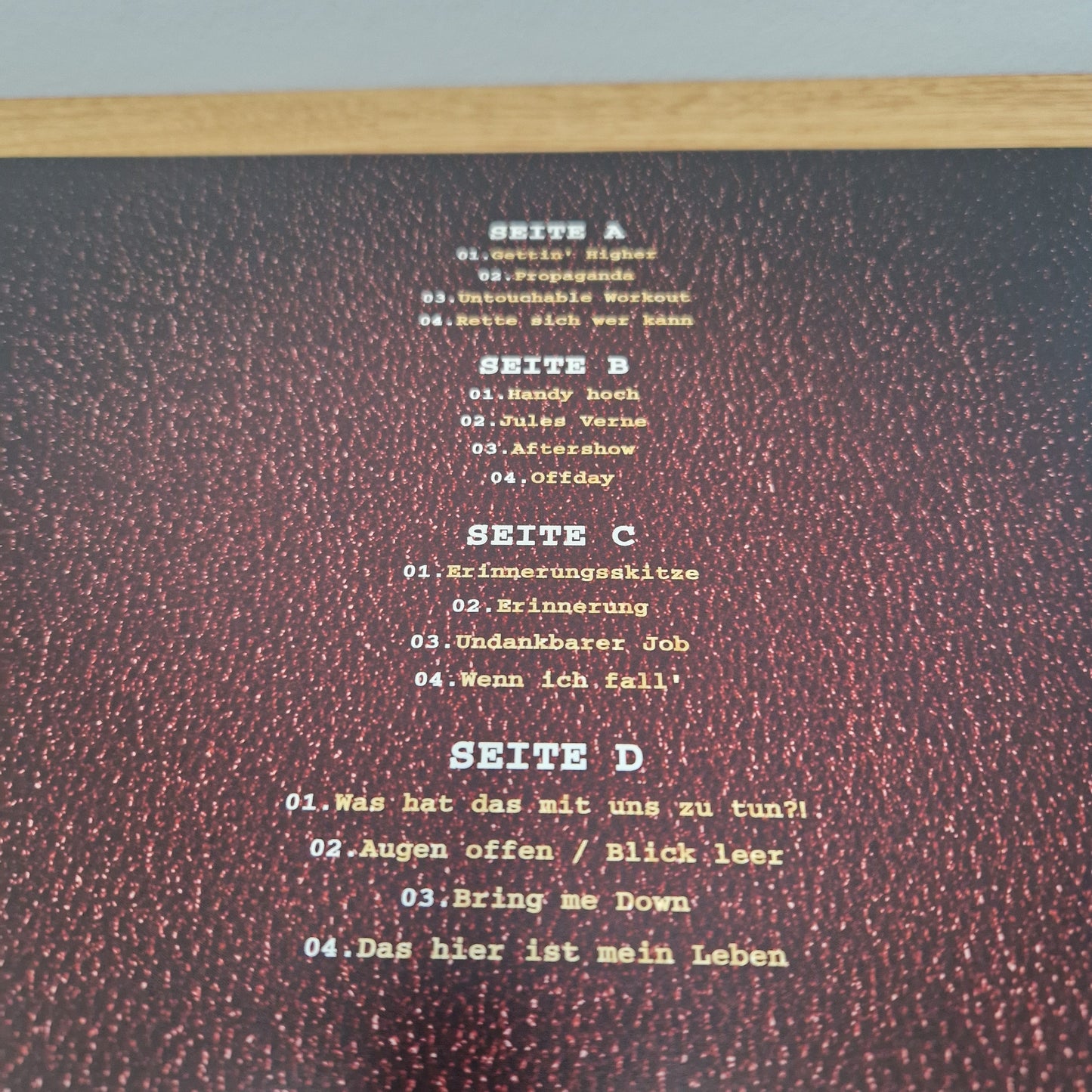 Witten Untouchable - Republic of Untouchable	Limited Box