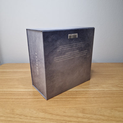 Metrickz - Xenon	Deluxe Box	unvollständig