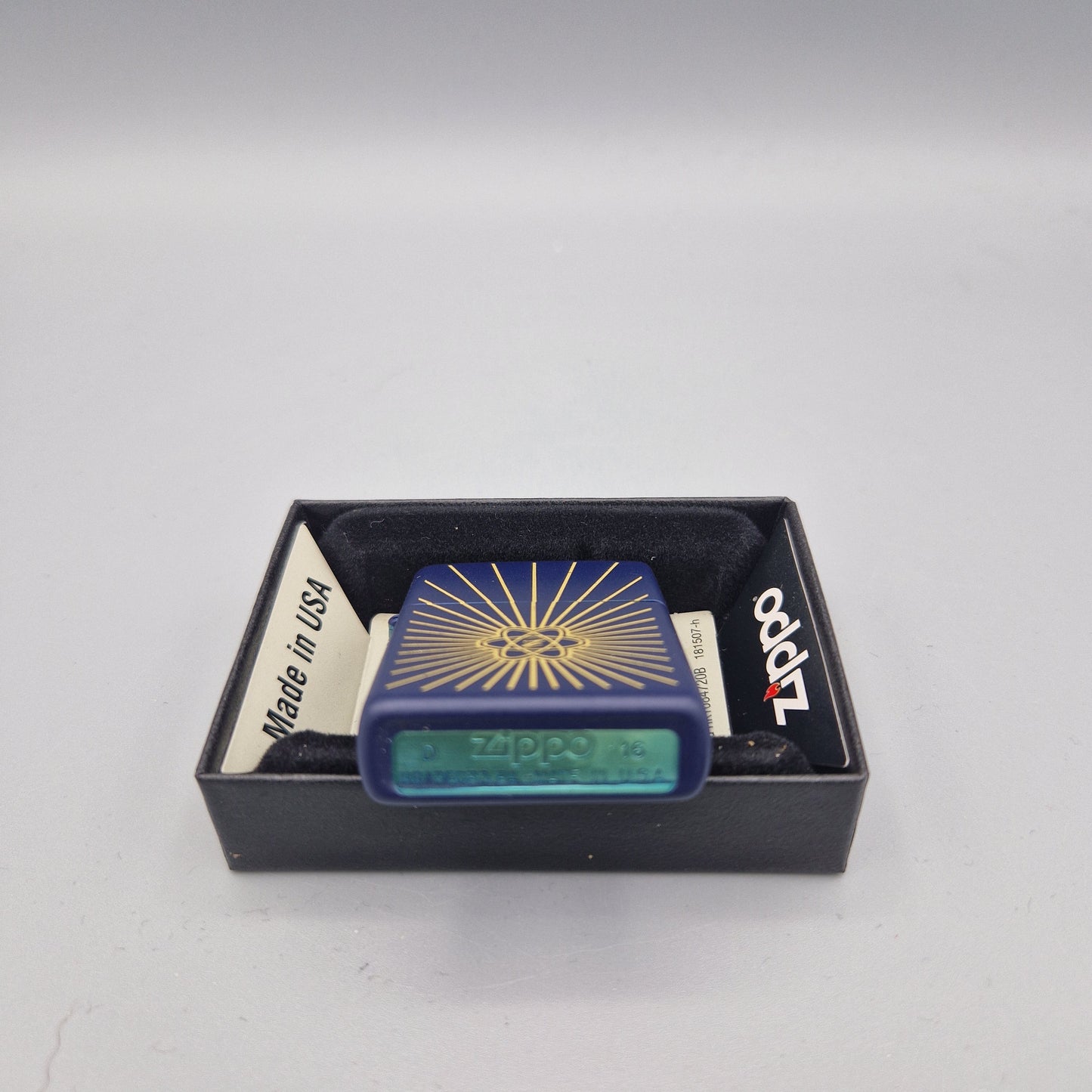 Zippo Feuerzeug Atomic Age	D16	Lighter - ungezündet