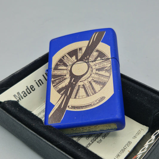 Zippo Feuerzeug 60004115	Origin of Flight	A18	Lighter - ungezündet