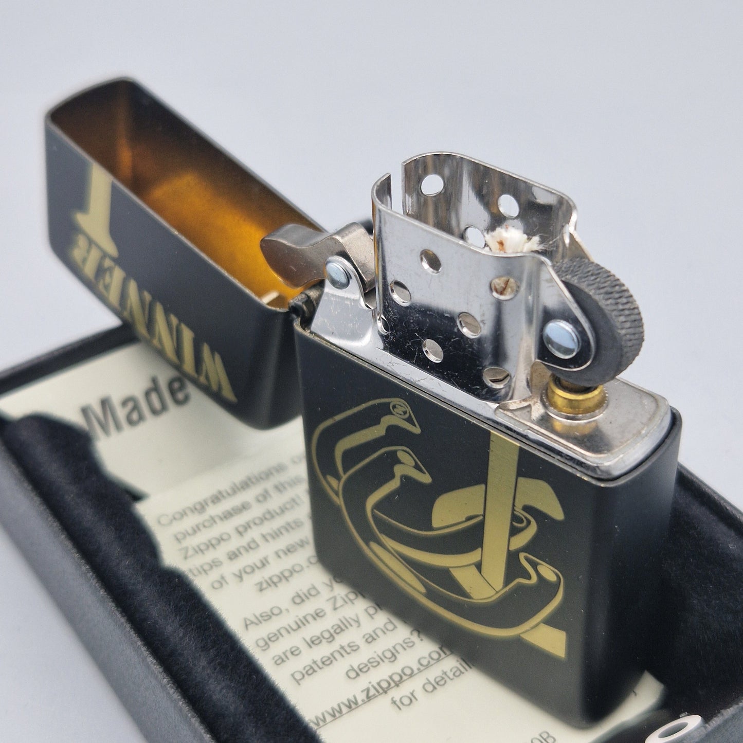 Zippo Feuerzeug 60004116	Horseshoes	D18	Lighter - ungezündet