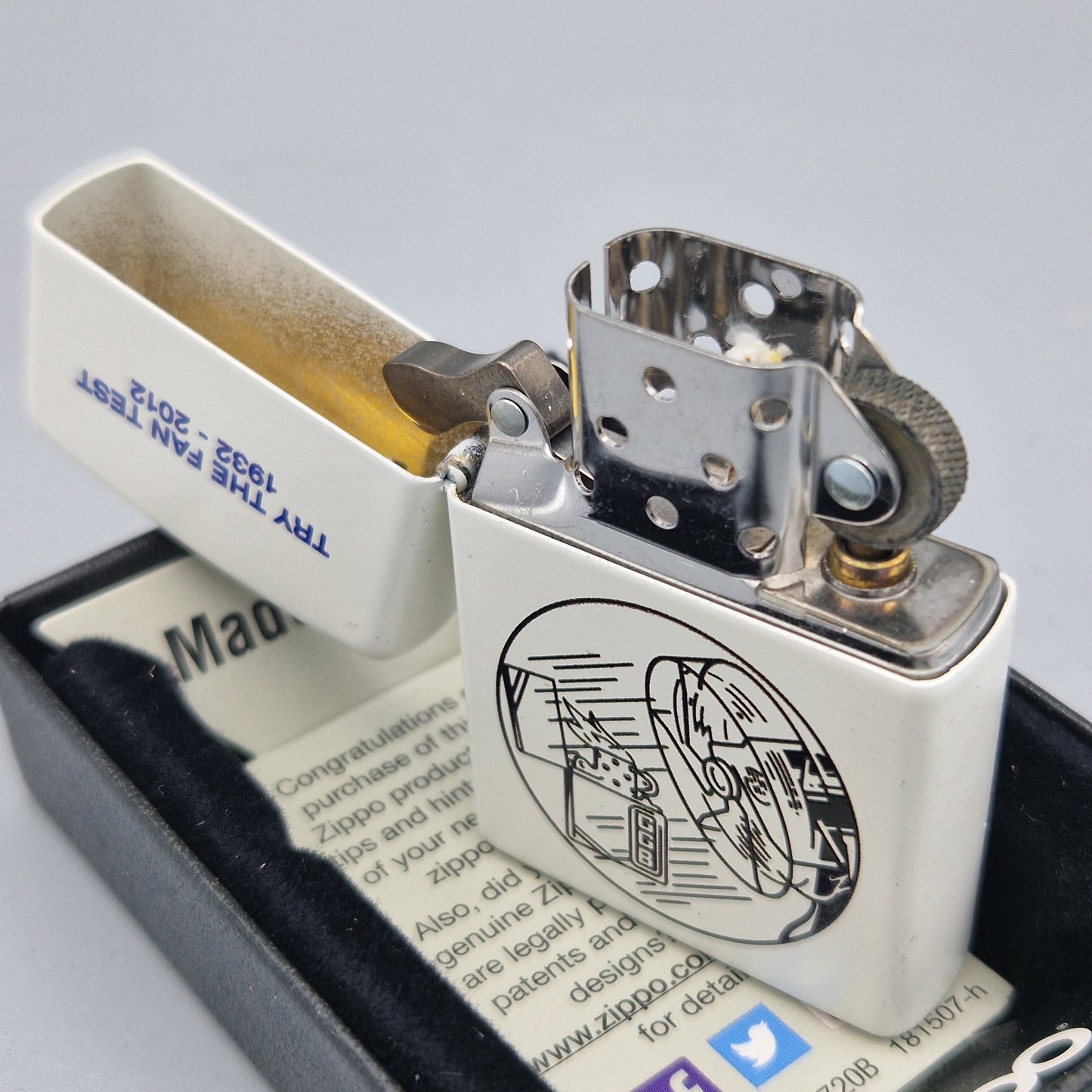 Zippo Feuerzeug Fan Test	A15	Lighter - ungezündet