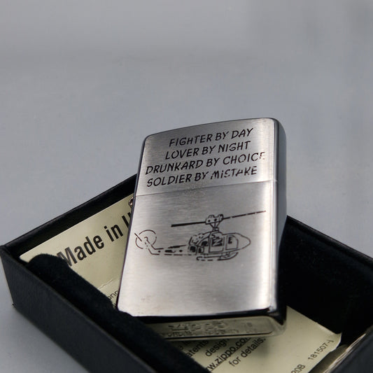 Zippo Feuerzeug 60002965	Vietnam 1	F18	Lighter - ungezündet