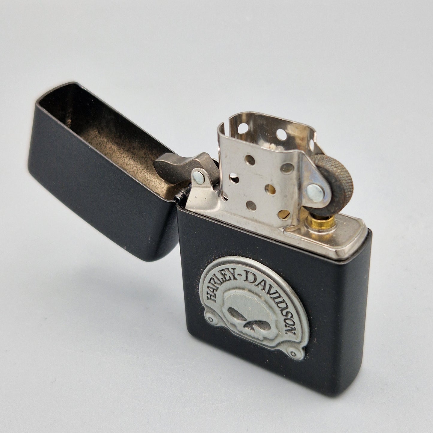 Zippo Feuerzeug 20582	Harley Davidson Skull	H05	Lighter - ungezündet - ohne OVP