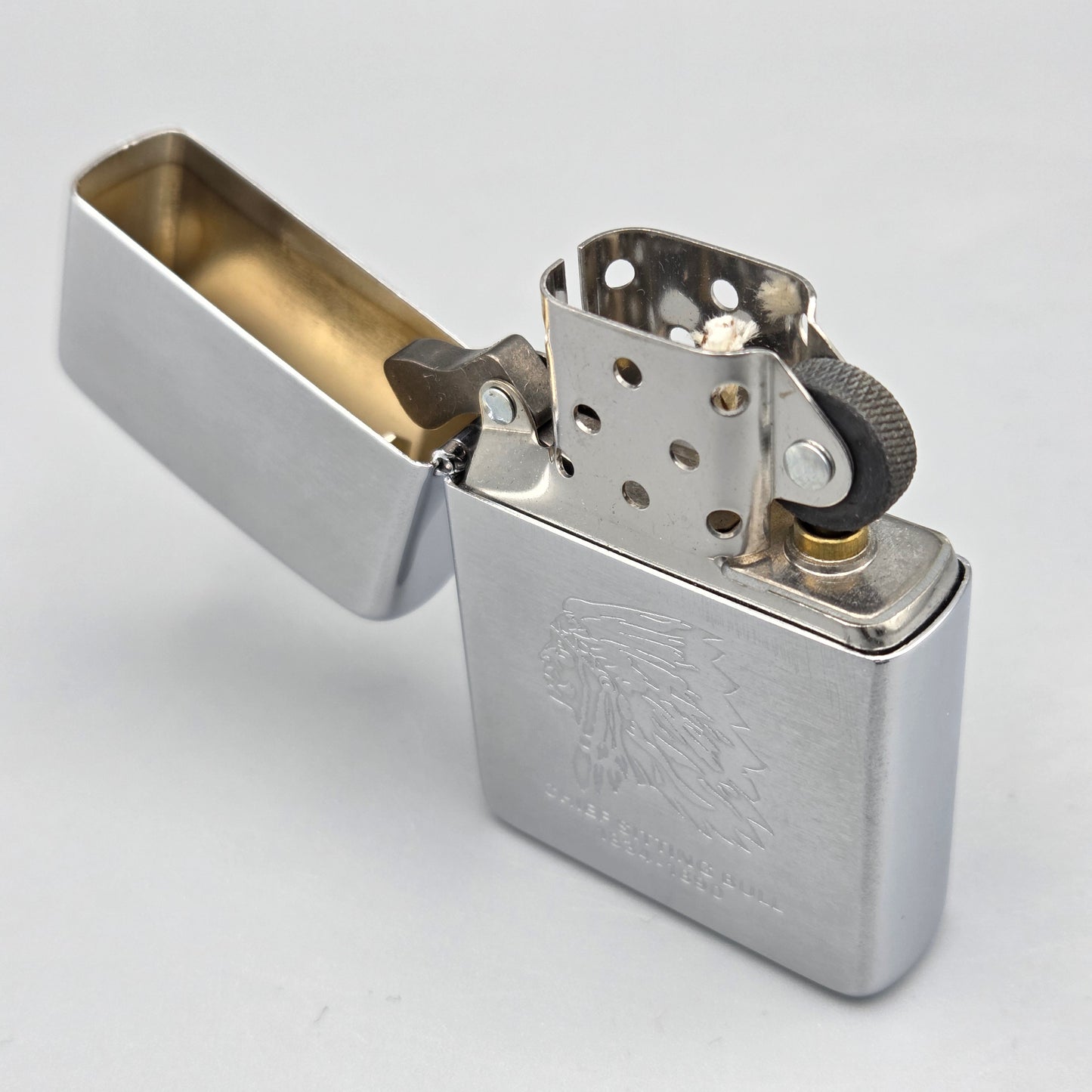 Zippo Chief Sitting Bull	C 01	Feuerzeug	Lighter - ungezündet