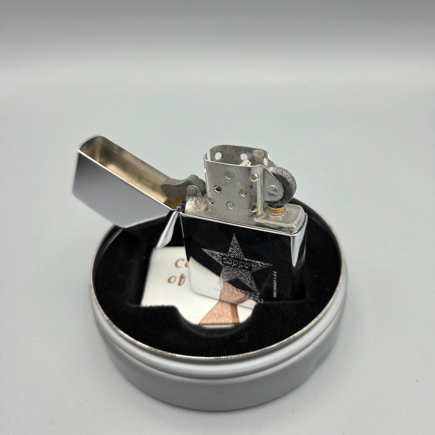 Zippo Hollywood Star	K XVI (2000)	Feuerzeug	Lighter - ungezündet
