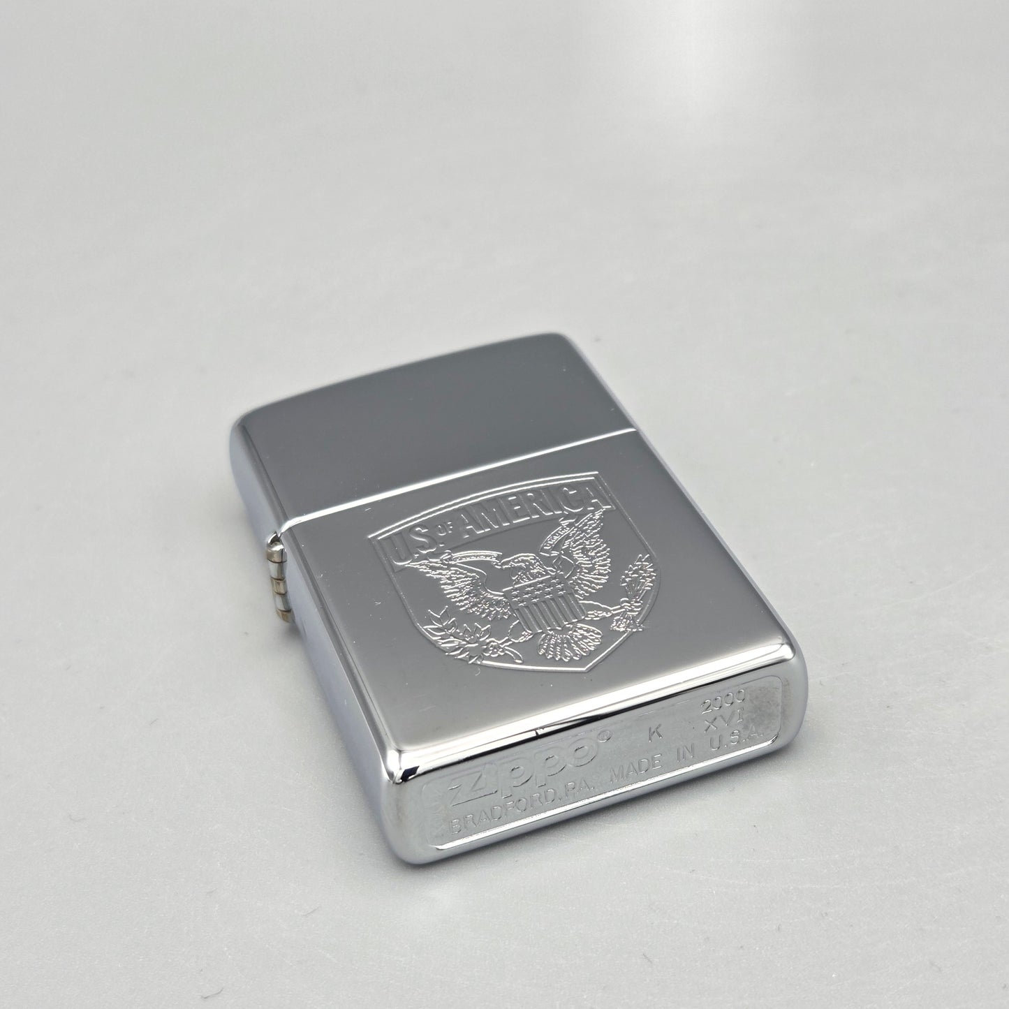 Zippo U. S. of America	K XVI (2000)	Feuerzeug	Lighter - ungezündet
