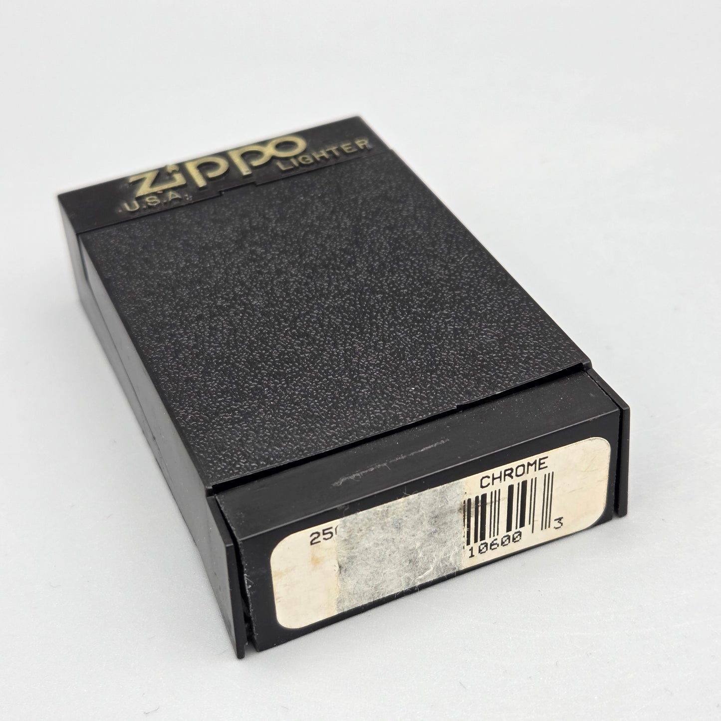 Zippo U. S. of America	K XVI (2000)	Feuerzeug	Lighter - ungezündet