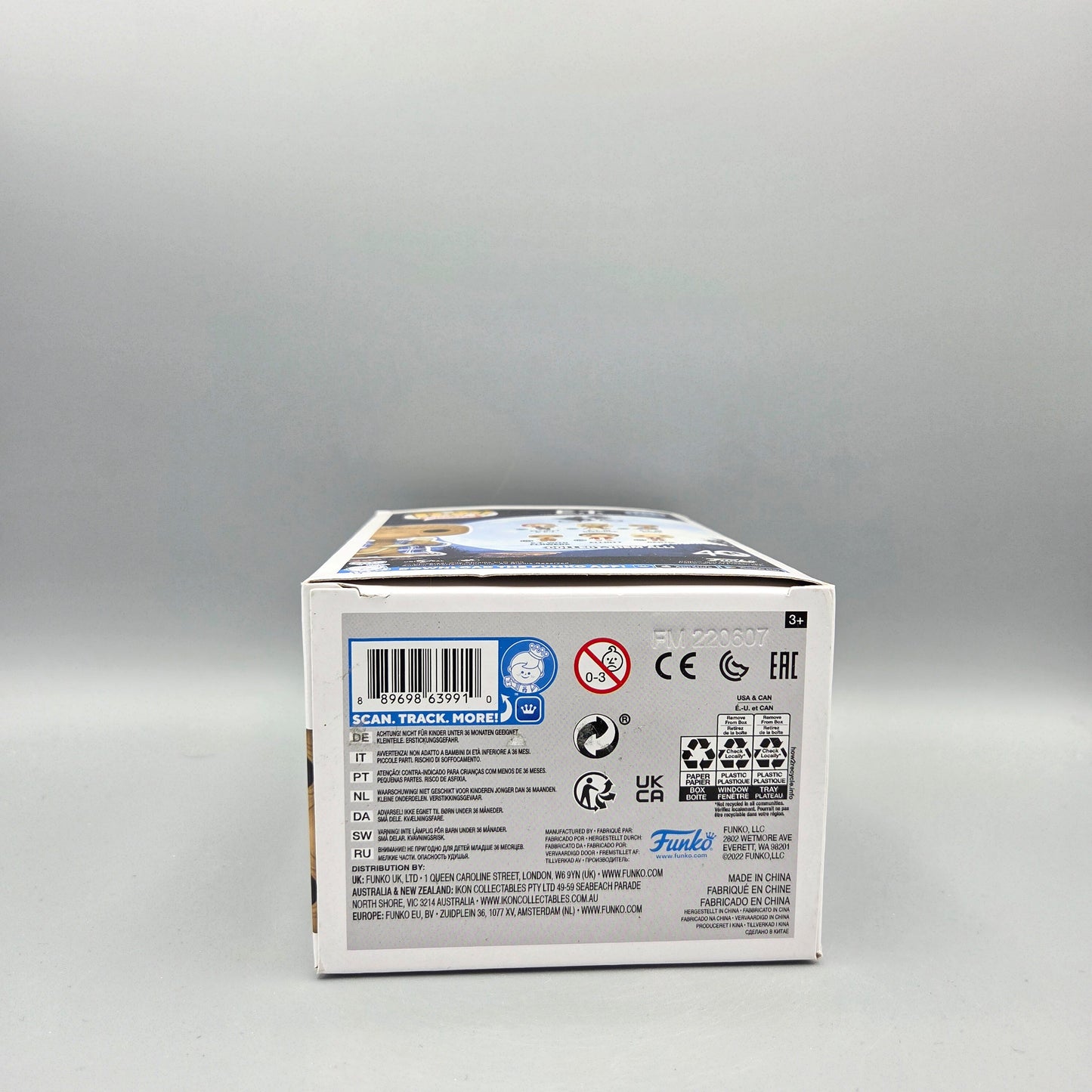 Funko Pop! E. T.	#1254 E. T. in Robe		Movies	Vinylfigur