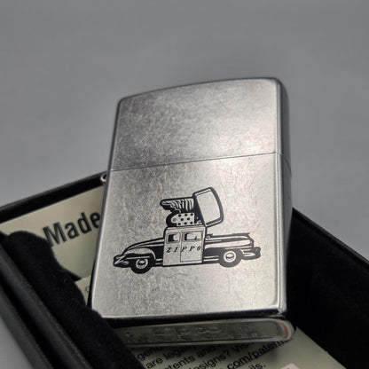 Zippo Car Chrysler Saratoga		Feuerzeug	Lighter - ungezündet, inkl. Schachtel