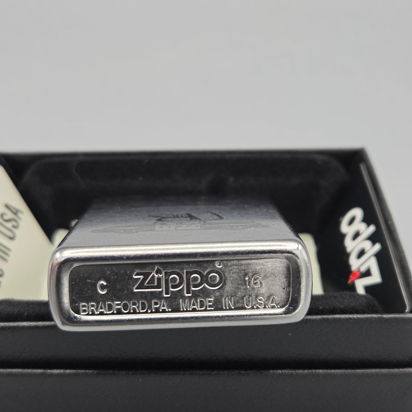 Zippo Car Chrysler Saratoga		Feuerzeug	Lighter - ungezündet, inkl. Schachtel