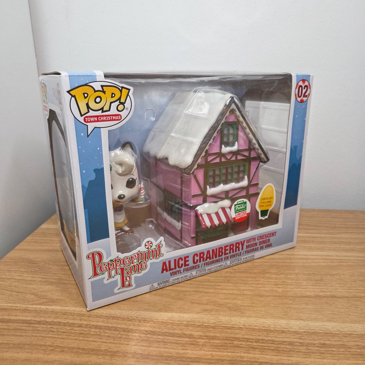 Funko Pop! Peppermint Lane	#02 Alice Cranberry with crescent Moon Diner Limited Edition	Town Christmas